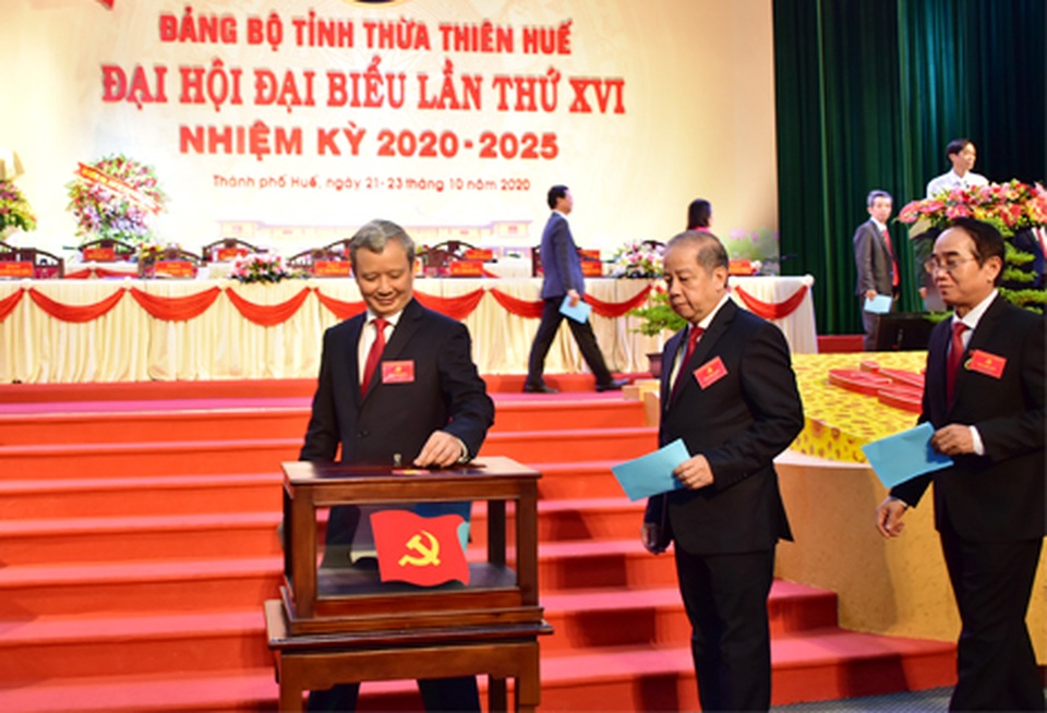 Ông Lê Trường Lưu tái đắc cử Bí thư Thừa Thiên Huế - 1 Ông Lê Trường Lưu tái đắc cử Bí thư Thừa Thiên Huế - 1