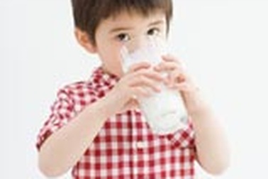 Có cần thiết phải uống sữa theo giới tính?