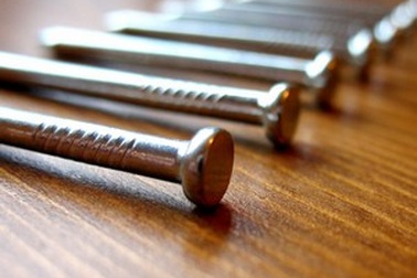 Nhập viện vì nuốt đinh dài 15cm để “ra oai” với bạn