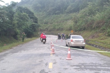 Người đàn ông tử vong bất thường trong ô tô vẫn đang nổ máy