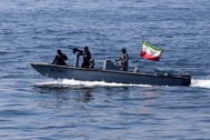 "Hạm đội muỗi" của Iran và mệnh lệnh khẩn từ Tổng thống Trump