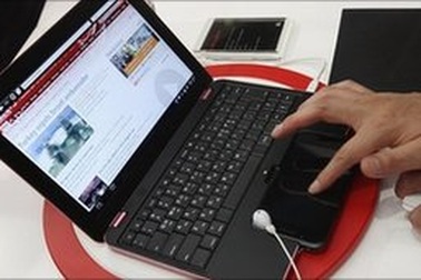 Ấn Độ: Phát miễn phí gần 7 triệu laptop cho học sinh nghèo 