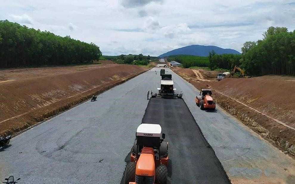 Nhiều công trình hạ tầng được đầu tư, tạo bệ phóng cho La Gi lên thành phố - 2 Nhiều công trình hạ tầng được đầu tư, tạo bệ phóng cho La Gi lên thành phố - 2