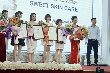 Sự kiện ra mắt sản phẩm mới của công ty mỹ phẩm Amberé