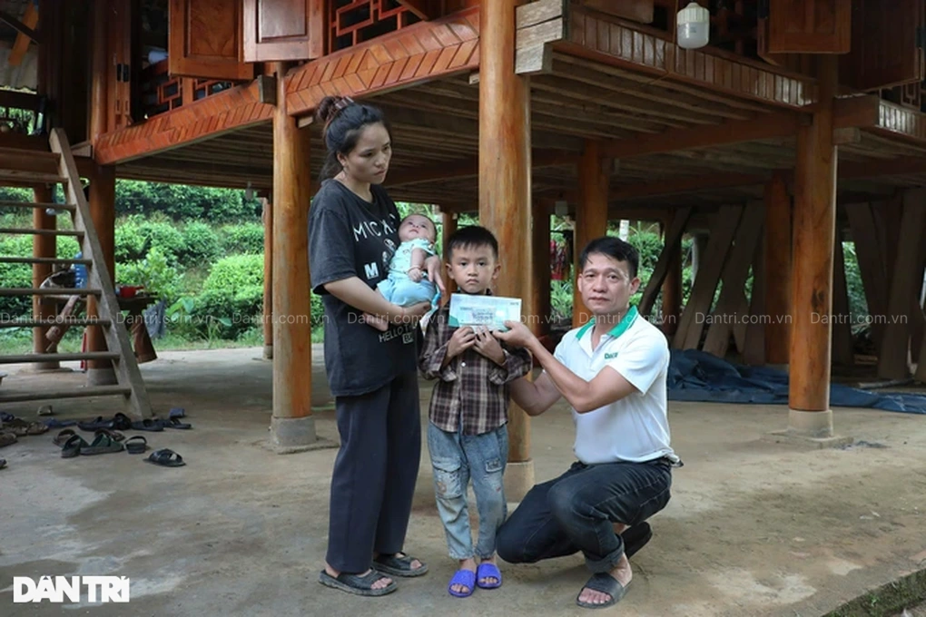 Bố và em của con bay lên trời sau lũ rồi - 7 Bố và em của con bay lên trời sau lũ rồi - 7