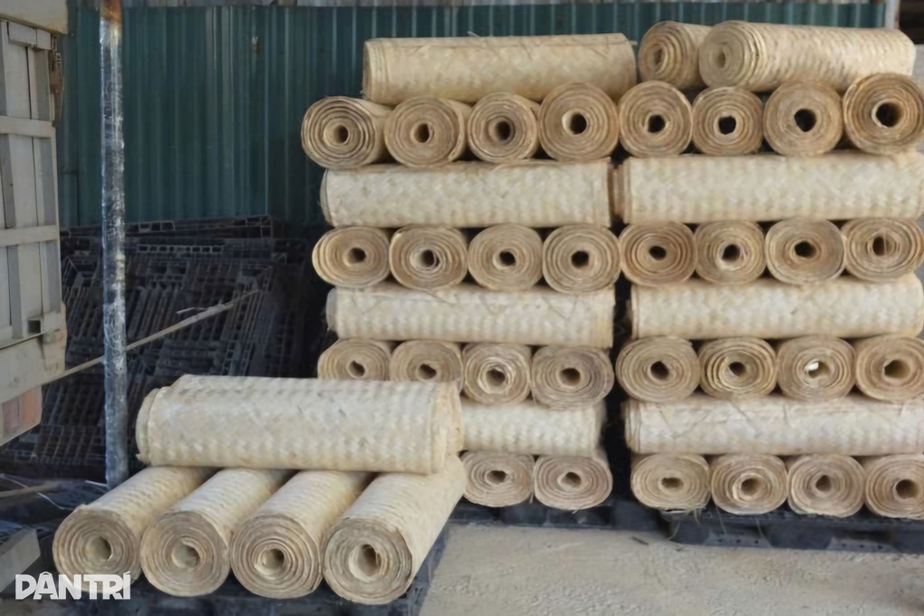 Làm tranh thủ với nghề vàng son một thời, nông dân rủng rỉnh tiền - 3