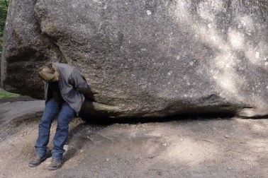 Kỳ lạ: Tảng đá khổng lồ nặng 137 tấn nhưng ai cũng có thể di chuyển