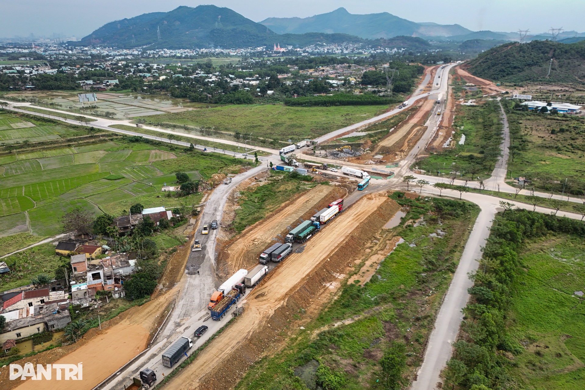 Hiện trạng tuyến cao tốc Bắc - Nam đoạn qua thành phố Đà Nẵng - 1 Hiện trạng tuyến cao tốc Bắc - Nam đoạn qua thành phố Đà Nẵng - 1