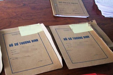 Vợ sỹ quan quân đội cầm đầu đường dây lừa chạy chế độ thương binh