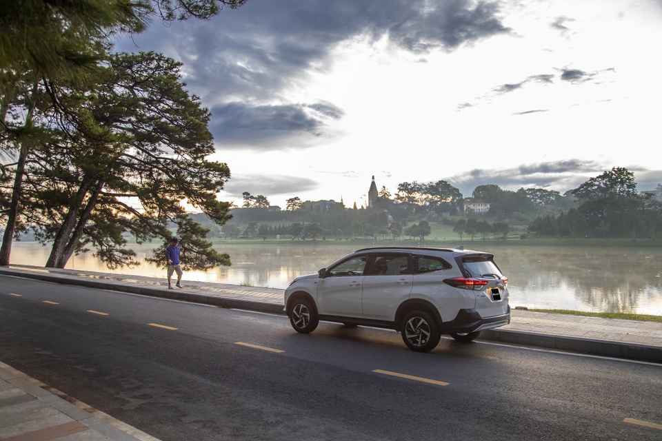 Toyota Rush bứt phá doanh số tháng cuối năm 2020 - 3 Toyota Rush bứt phá doanh số tháng cuối năm 2020 - 3