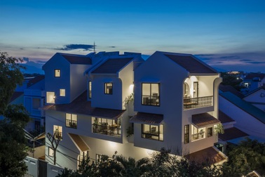 "Phố cổ Hội An thu nhỏ" trong căn biệt thự đẹp bên sông thơ mộng