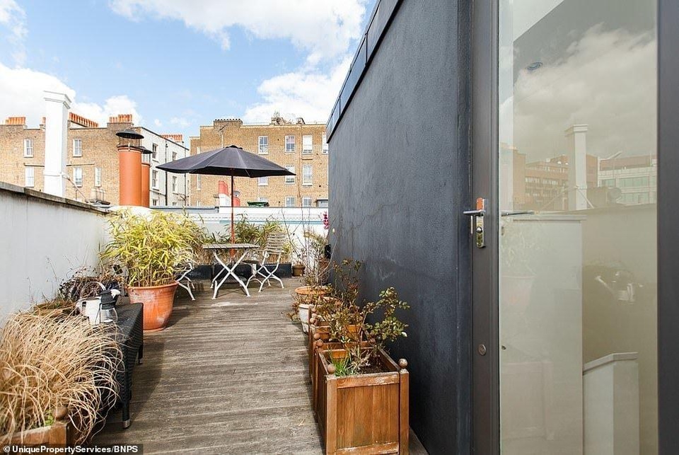 Ngôi nhà hẹp nhất London: Rộng 2,5m, rao bán giá sốc 55 tỷ đồng - 6 Ngôi nhà hẹp nhất London: Rộng 2,5m, rao bán giá sốc 55 tỷ đồng - 6