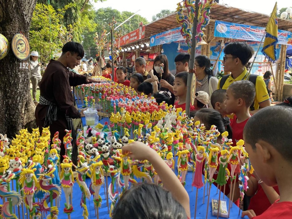 Lễ hội Tết Việt 2024 đón 90.000 lượt khách tham quan, trải nghiệm - 5 Lễ hội Tết Việt 2024 đón 90.000 lượt khách tham quan, trải nghiệm - 5