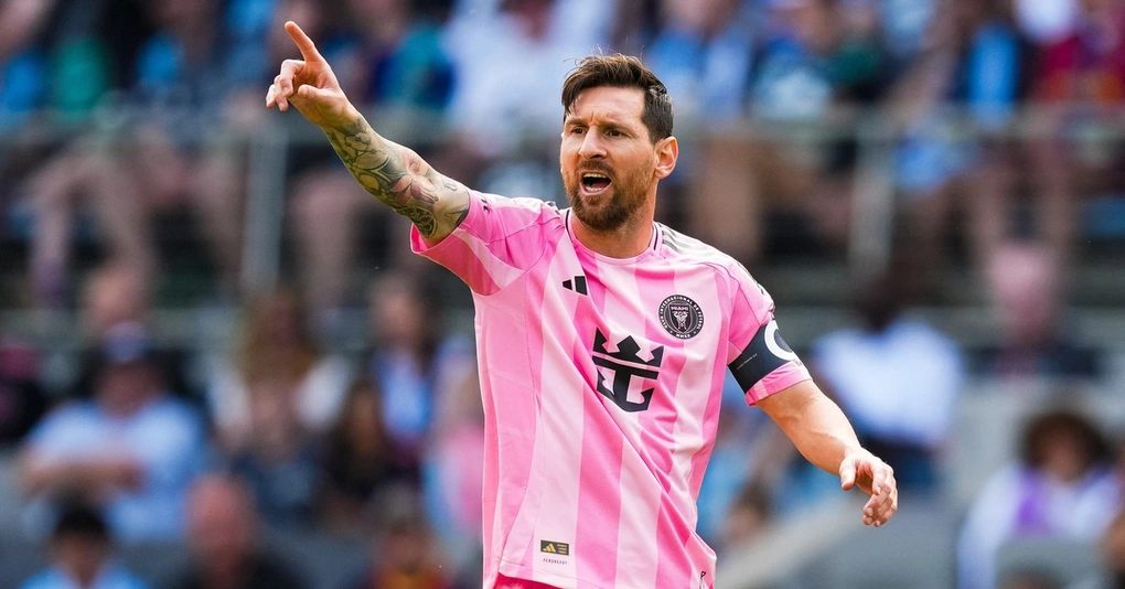 C.Ronaldo vô địch về kiếm tiền, cho Messi hít khói - 2 C.Ronaldo vô địch về kiếm tiền, cho Messi hít khói - 2