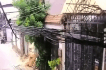 Camera ghi cảnh sập nhà 4 tầng ở TPHCM, 2 người thoát nạn trong tích tắc