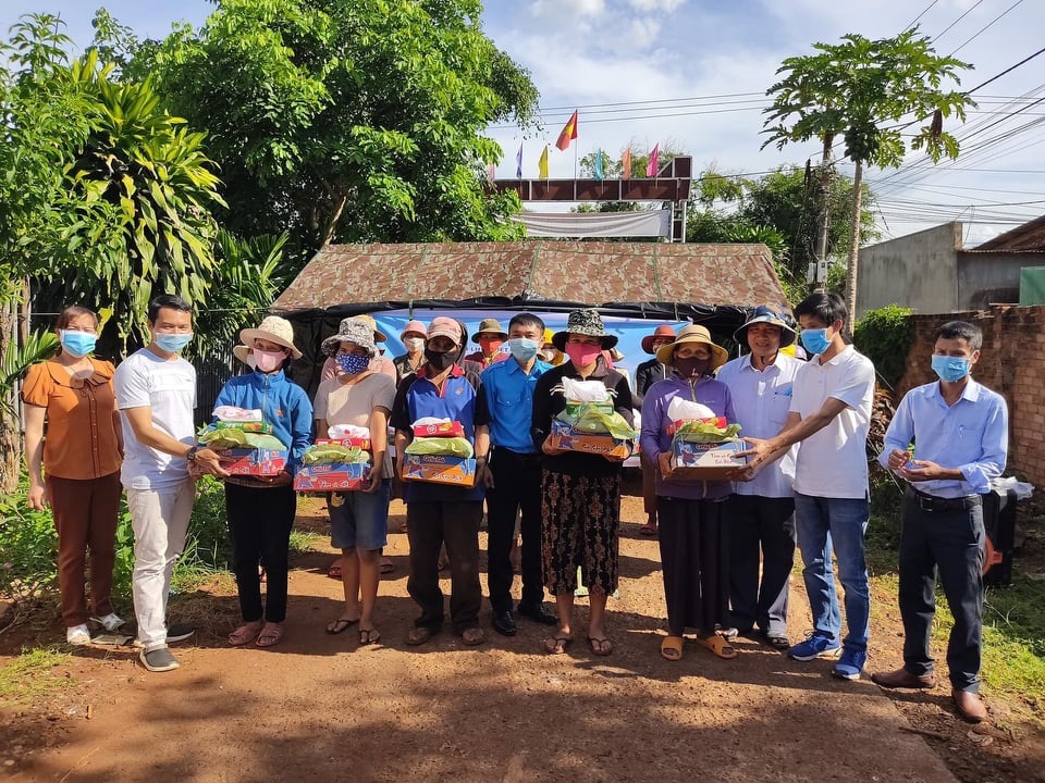 ATM gạo đến với vùng bị cách ly do bệnh bạch hầu tại Đắk Lắk - 3 ATM gạo đến với vùng bị cách ly do bệnh bạch hầu tại Đắk Lắk - 3