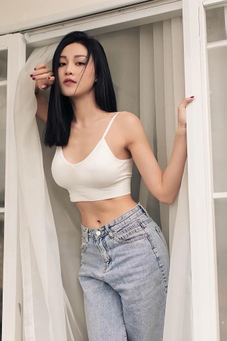 Đời thực gợi cảm, xinh đẹp của Quỳnh Châu "Cách em 1 milimet" - 9