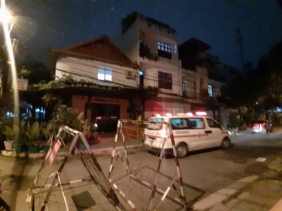 TPHCM: Phong tỏa một tuyến đường vì có người nghi nhiễm Covid-19 - 1 TPHCM: Phong tỏa một tuyến đường vì có người nghi nhiễm Covid-19 - 1