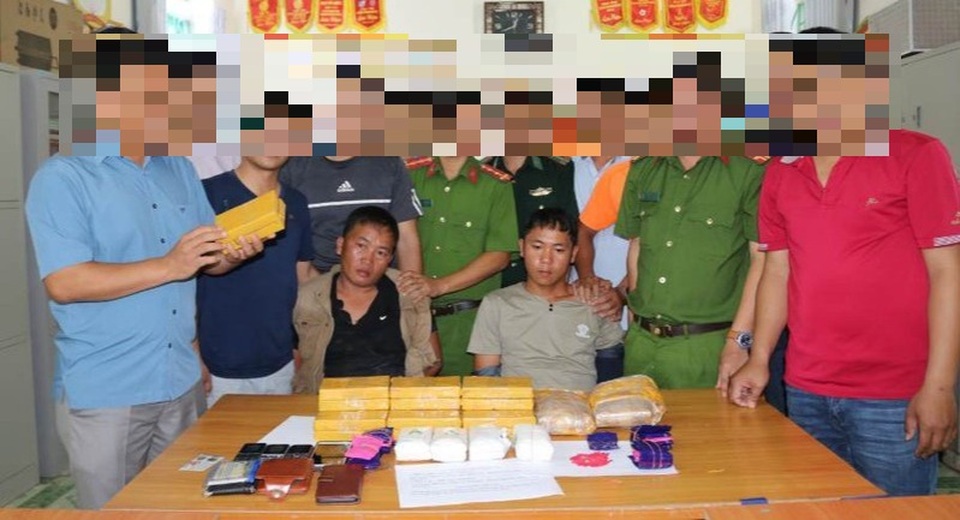 Bắt đường dây buôn ma túy xuyên quốc gia, thu 20 bánh heroin - 1