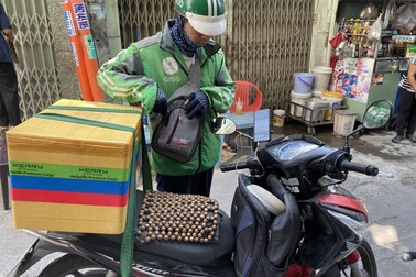 Dân mạng "rỉ tai" mách nhau bí kíp mua hàng thời dịch