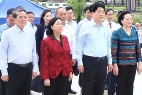 Chủ tịch nước Lương Cường dâng hương các Anh hùng liệt sỹ tại Đà Nẵng