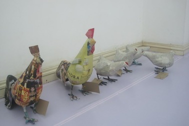 Ngộ nghĩnh với triển lãm Gà: Chip, chic, chicky 