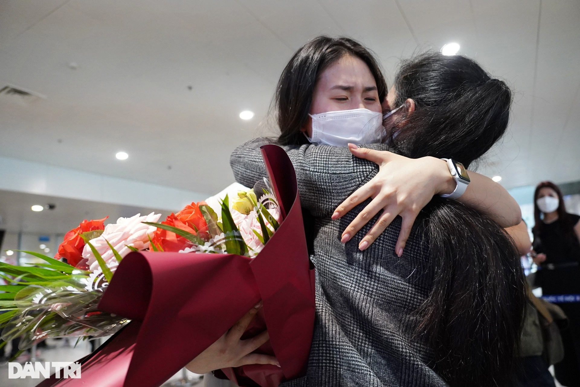 Hình ảnh gần 600 người Việt về nước từ vùng chiến sự Ukraine sáng 13/3 - 6 Hình ảnh gần 600 người Việt về nước từ vùng chiến sự Ukraine sáng 13/3 - 6