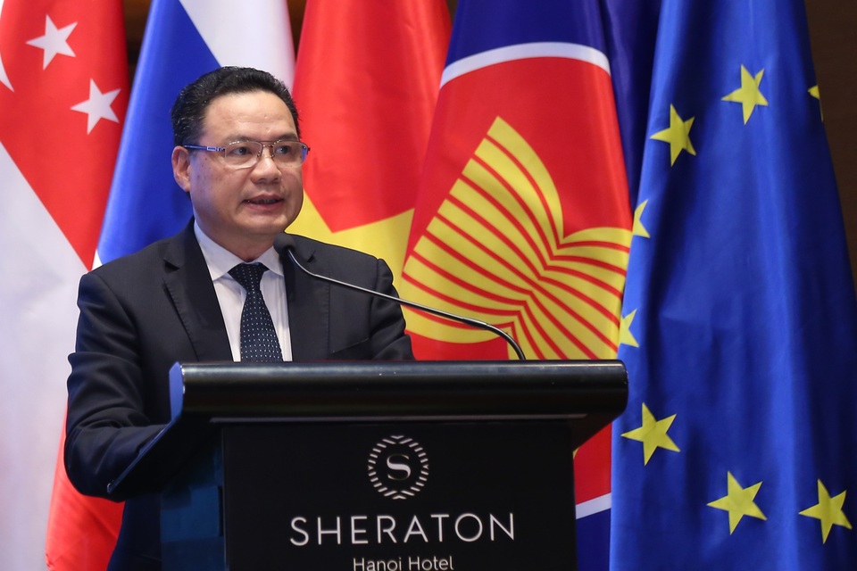 Gần 10 triệu lao động di cư làm việc trong các nước ASEAN - 1 Gần 10 triệu lao động di cư làm việc trong các nước ASEAN - 1