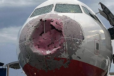 Trong tình trạng gần như bị bịt mắt, phi công cứu sống 121 khách