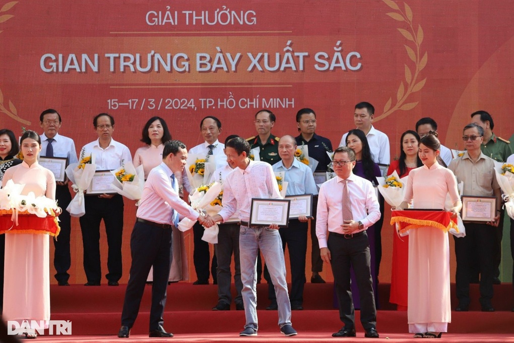 Dân trí đạt 2 giải C tại Hội Báo toàn quốc 2024 - 3 Dân trí đạt 2 giải C tại Hội Báo toàn quốc 2024 - 3