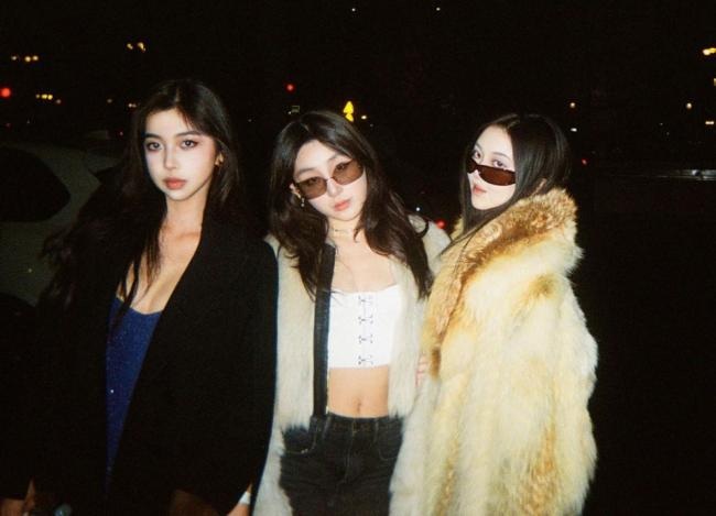 View - Lý Yên: Cô con gái 18 tuổi xinh đẹp, tự tin và đa tài của Vương Phi | Báo Dân trí