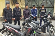 Nhóm đối tượng sử dụng súng, dao kiếm đuổi chém người trên đường