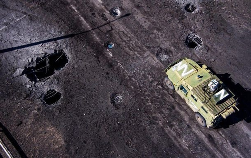 Ukraine phóng hỏa thần HIMARS, cầu huyết mạch ở Kherson hư hỏng nặng - 2 Ukraine phóng hỏa thần HIMARS, cầu huyết mạch ở Kherson hư hỏng nặng - 2