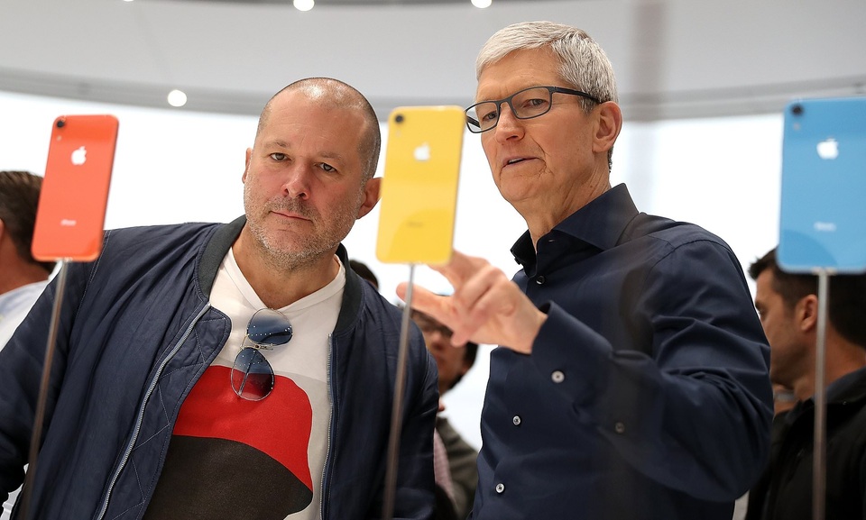 Jony Ive - cha đẻ thiết kế của iPhone có thể trở thành CEO Ferrari - 1 Jony Ive - cha đẻ thiết kế của iPhone có thể trở thành CEO Ferrari - 1