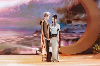 Ca sĩ AMEE: Từ hình ảnh "công chúa" đến tuổi 25 nhiều chuyển biến - 1