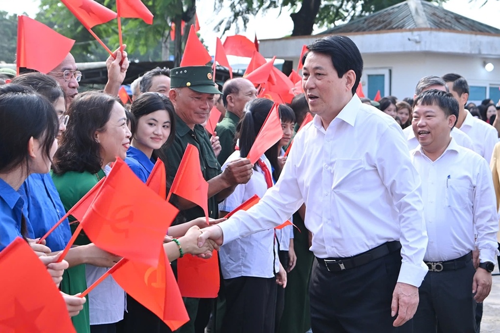 Chủ tịch nước: Càng khó khăn, chi bộ cơ sở càng phải đoàn kết - 1 Chủ tịch nước: Càng khó khăn, chi bộ cơ sở càng phải đoàn kết - 1
