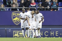 Thắng đội xếp thứ 4 Ligue 2, Pau FC sáng cửa trụ hạng