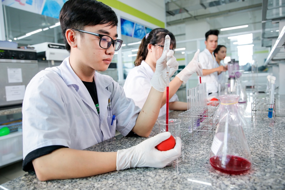 Ngành Y dược: Học liên thông thuận lợi hơn là thi thẳng vào đại học - 1 Ngành Y dược: Học liên thông thuận lợi hơn là thi thẳng vào đại học - 1