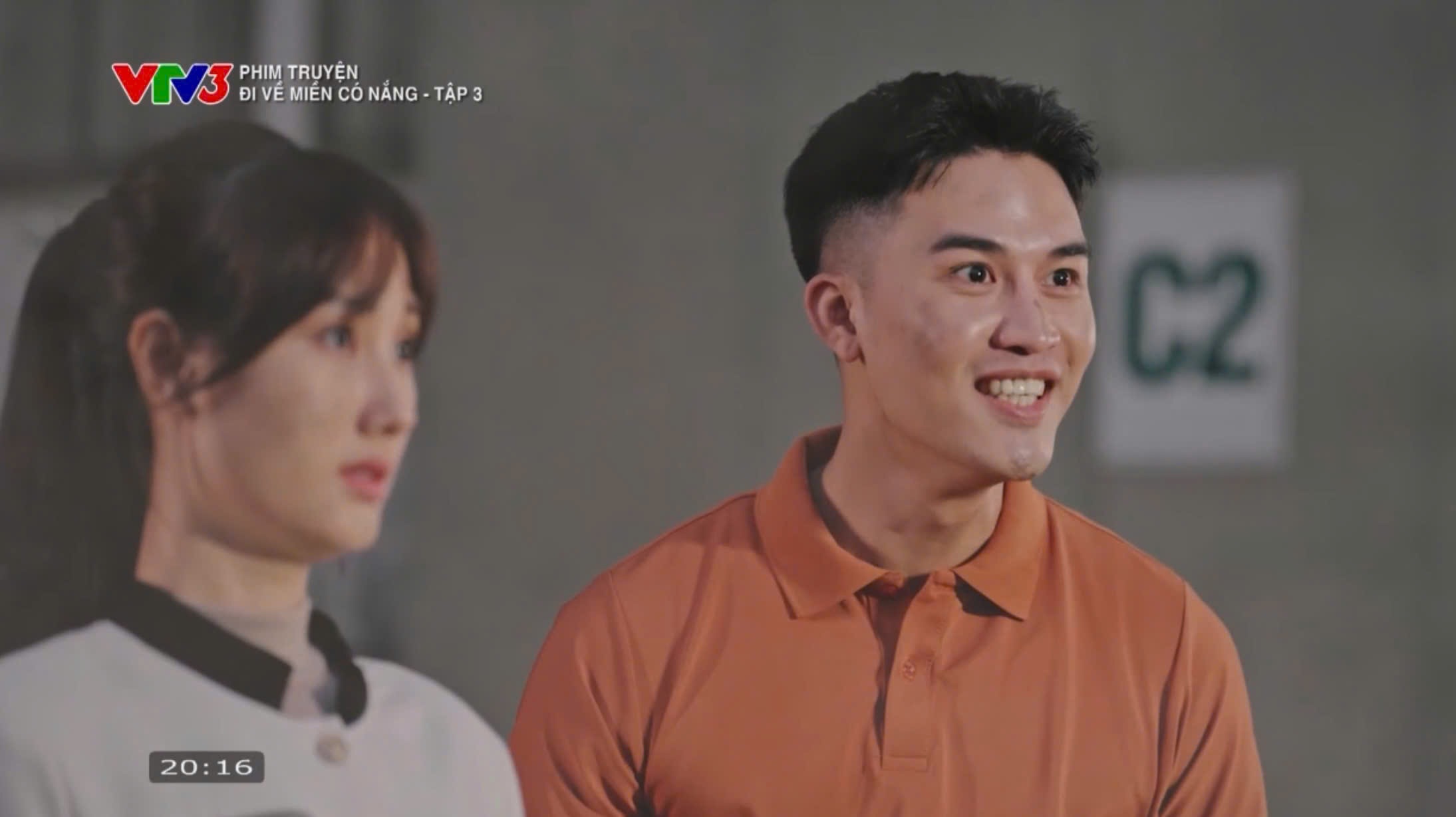 View - Vẻ ngoài điển trai của diễn viên cao 1,83m phim "Đi về miền có nắng" | Báo Dân trí