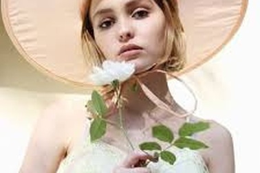 Con gái xinh đẹp của Johnny Depp lên tiếng về tin đồn giới tính