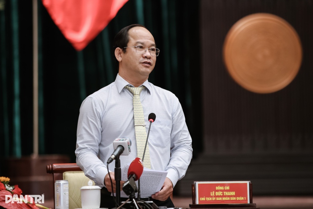 Chất vấn chủ tịch quận về hình ảnh bát nháo tại phố Bùi Viện - 1 Chất vấn chủ tịch quận về hình ảnh bát nháo tại phố Bùi Viện - 1