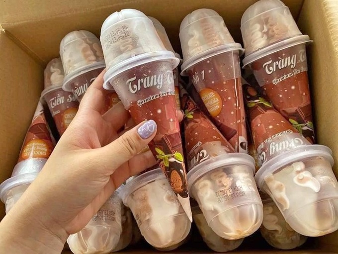 Bóc mẽ gian thương chỉ với một chi tiết trên kem ốc quế 2.000 đồng đang được bán rầm rộ - Ảnh 3. Bóc mẽ gian thương chỉ với một chi tiết trên kem ốc quế 2.000 đồng đang được bán rầm rộ - Ảnh 3.