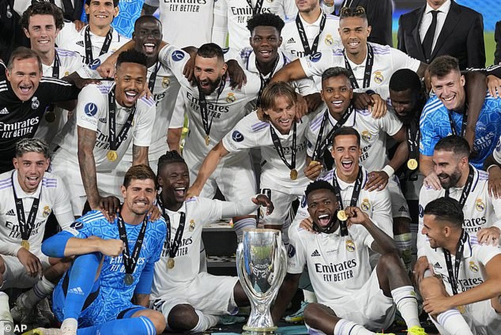 Benzema tỏa sáng, Real Madrid giành Siêu Cúp châu Âu - 10 Benzema tỏa sáng, Real Madrid giành Siêu Cúp châu Âu - 10