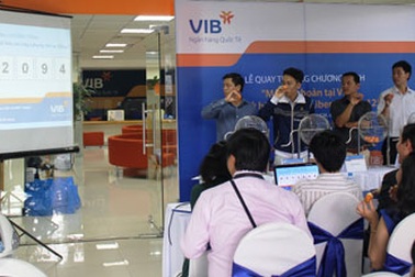 36 khách hàng trúng xe máy Piaggio Liberty 3V i.e và tiền mặt khi mở tài khoản tại VIB