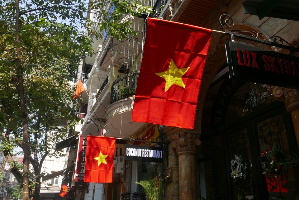 Không khí cổ vũ bóng đá rạo rực khắp Hà Nội - 2 Không khí cổ vũ bóng đá rạo rực khắp Hà Nội - 2