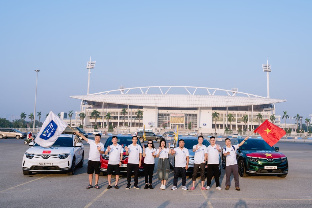 Hành trình chinh phục Tây Tạng của đoàn VinFast VF 8: vượt hố voi, đường ngập nước - 1 Hành trình chinh phục Tây Tạng của đoàn VinFast VF 8: vượt hố voi, đường ngập nước - 1
