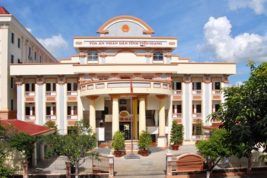 60 luật sư tình nguyện bào chữa miễn phí cho 1 bị cáo