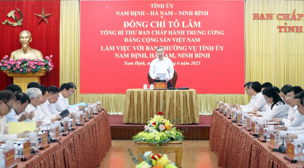 Tổng Bí thư: Định hình vị thế Ninh Bình mới trên bản đồ phát triển quốc gia - 1 Tổng Bí thư: Định hình vị thế Ninh Bình mới trên bản đồ phát triển quốc gia - 1
