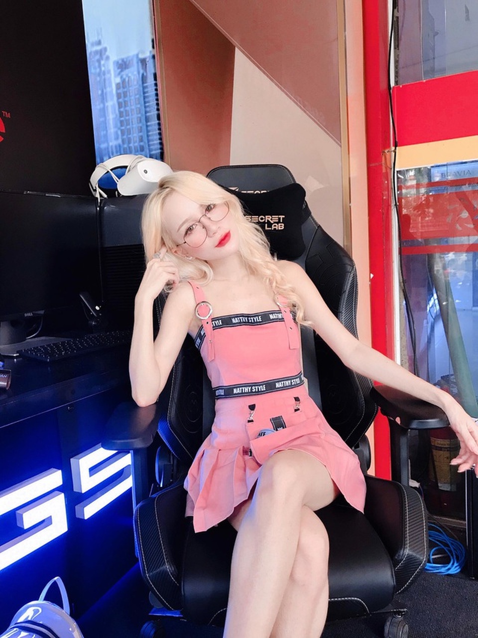 Cảnh báo chiêu trò câu view bẩn bằng cách khoe thân trên livestream - 6 Cảnh báo chiêu trò câu view bẩn bằng cách khoe thân trên livestream - 6