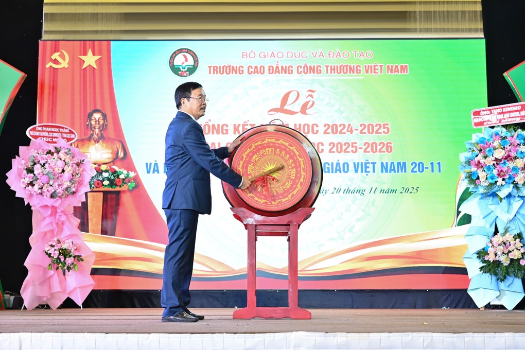 Trường Cao đẳng Công thương Việt Nam khai giảng năm học mới, trao hàng nghìn suất học bổng - 2 Trường Cao đẳng Công thương Việt Nam khai giảng năm học mới, trao hàng nghìn suất học bổng - 2